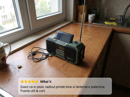 Lanternă Radio Solară Portabilă